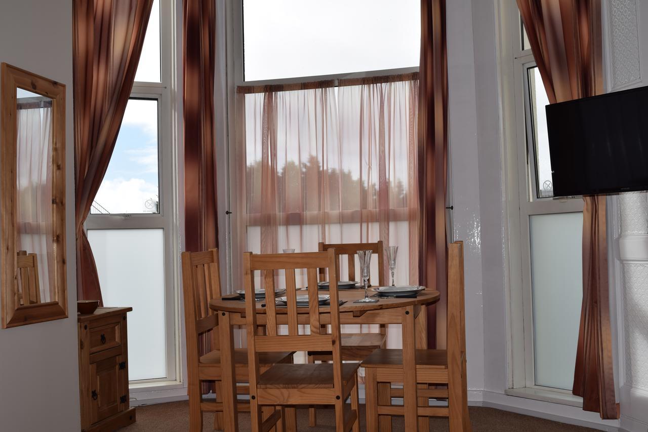 Tor Park Holiday Flatlets Torquay Exterior photo